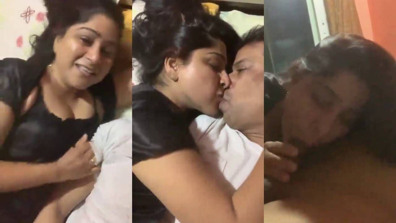 Sexy Marathi MILF Pallavi's pro blowjob to client